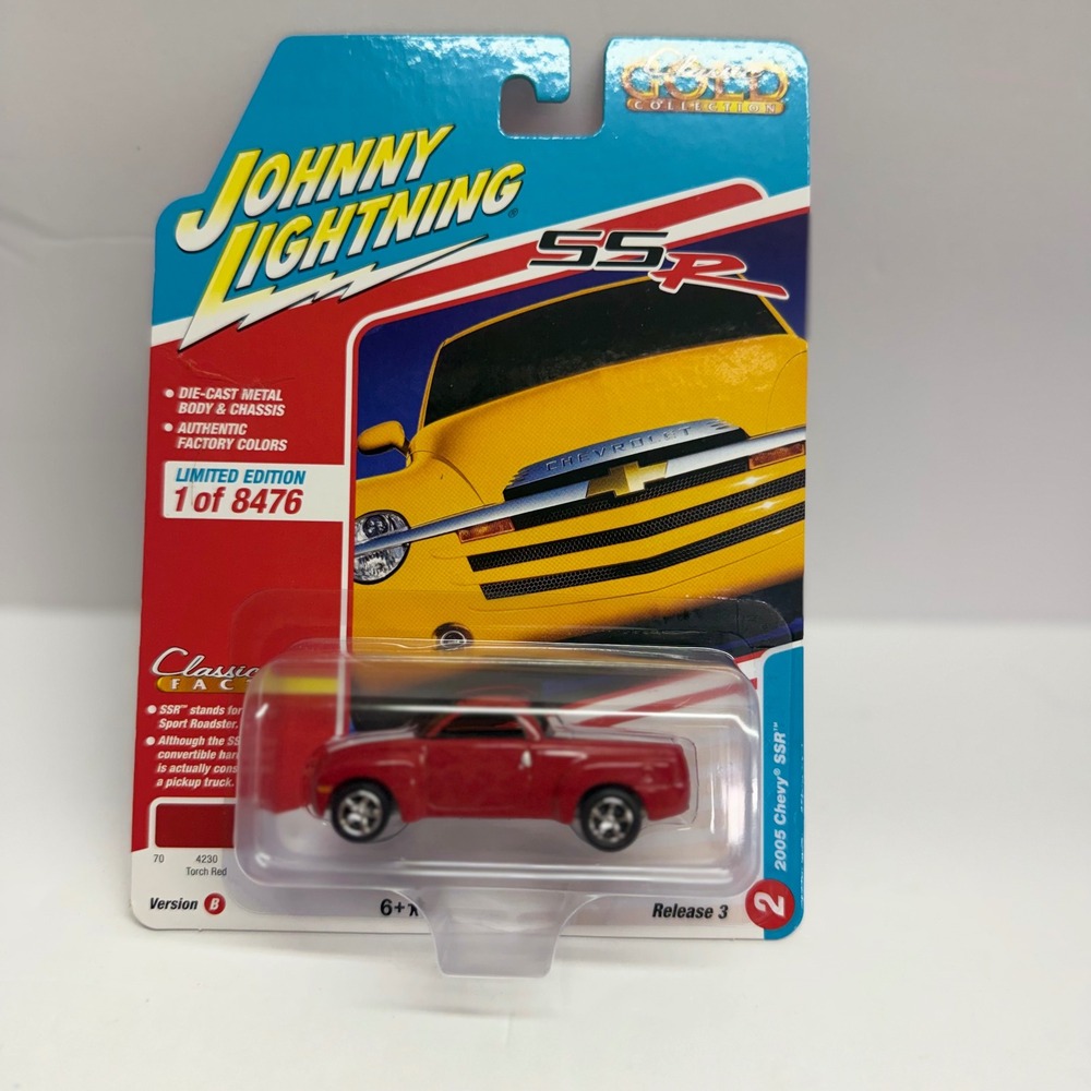 Johnny Lightning 2005 Chevy SSR Torch Red Classic Gold 2022 Release 3 Version B